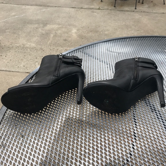 STEVE MADDEN, Black Ankle open Toe Boot, Size-6 - Picture 6 of 7